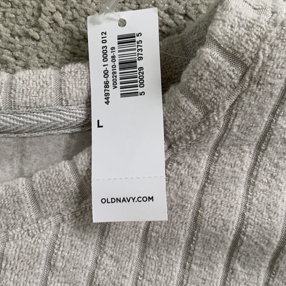 Old Navy Oversized Sweater (NWT) - Picture 5 of 6